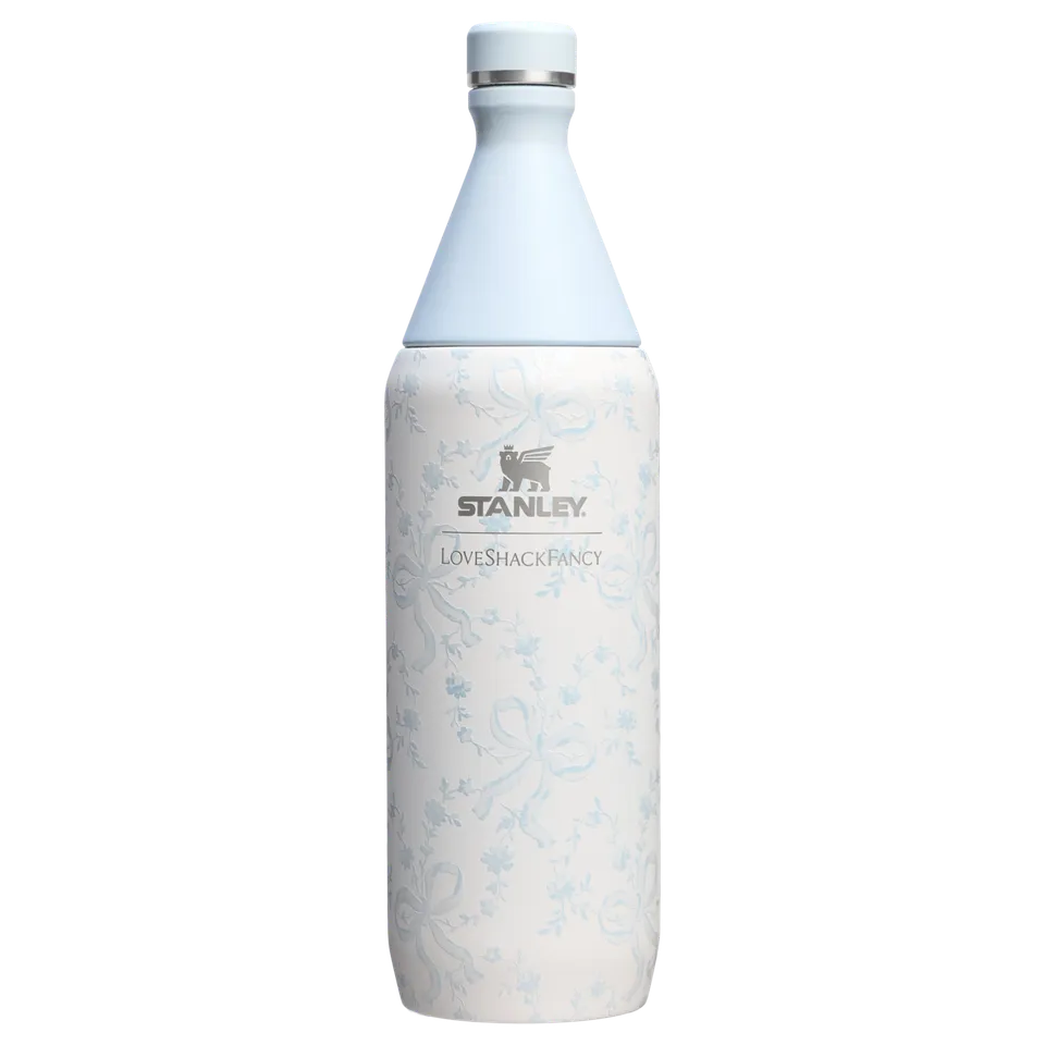 stanley-1913-x-loveshackfancy-all-day-slim-bottle-1l-isolierflasche-in-porzellan image 1