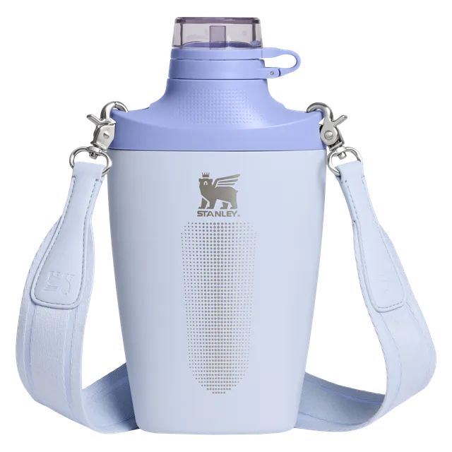 stanley-1913-cross-bottle-0-68l-auslaufsichere-wasserflasche-mit-tragegurt image 1
