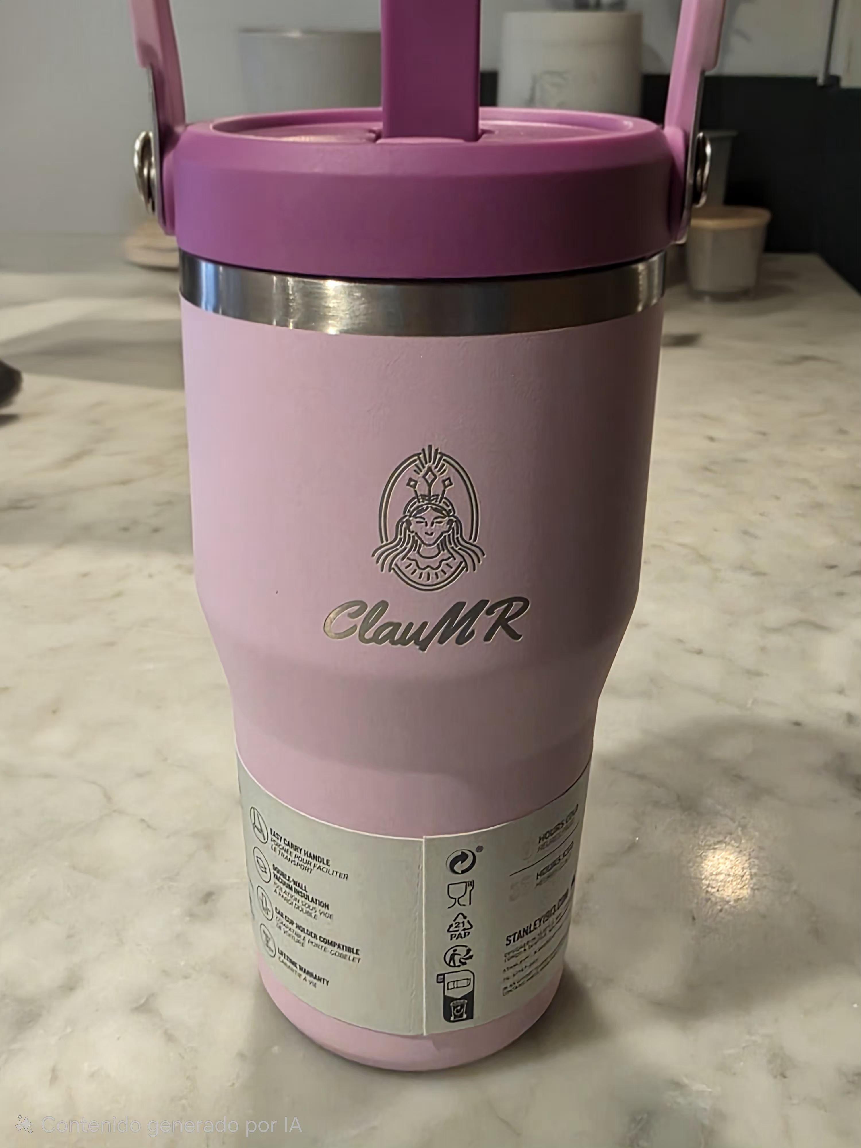 Guter Becher, aber der Strohhalm ist etwas fummelig