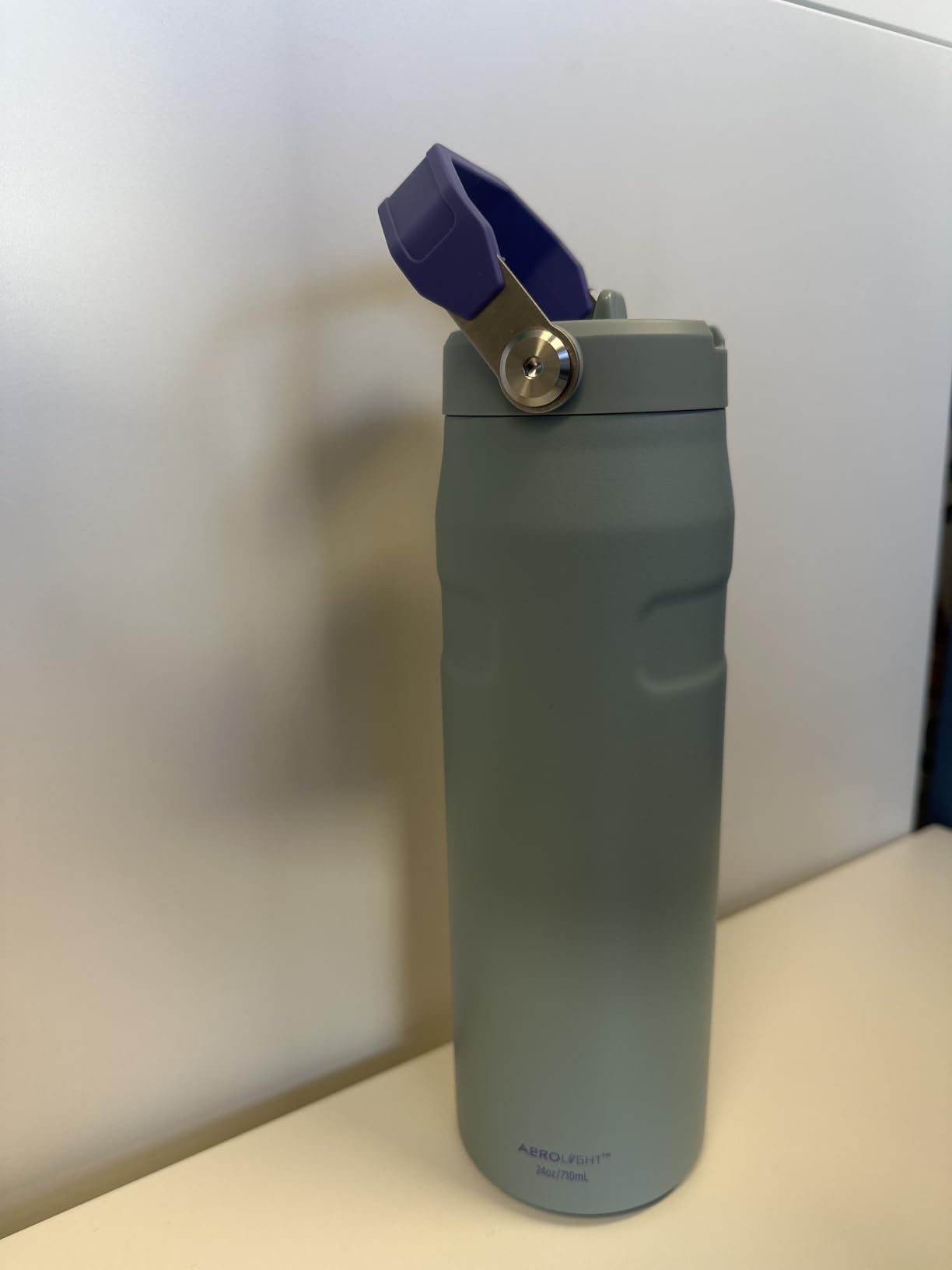 Gute Flasche, aber Deckel etwas kompliziert