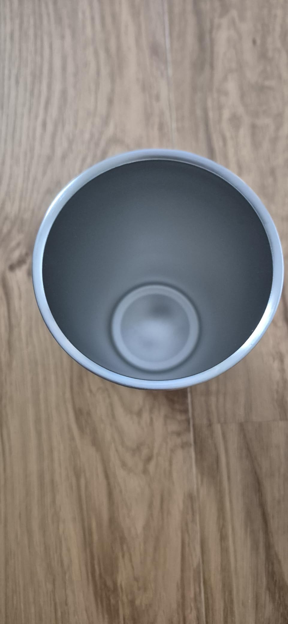 Kräftiger Becher