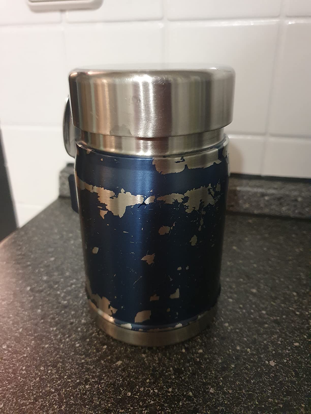 Gut, aber der Deckel ist schwer zu öffnen