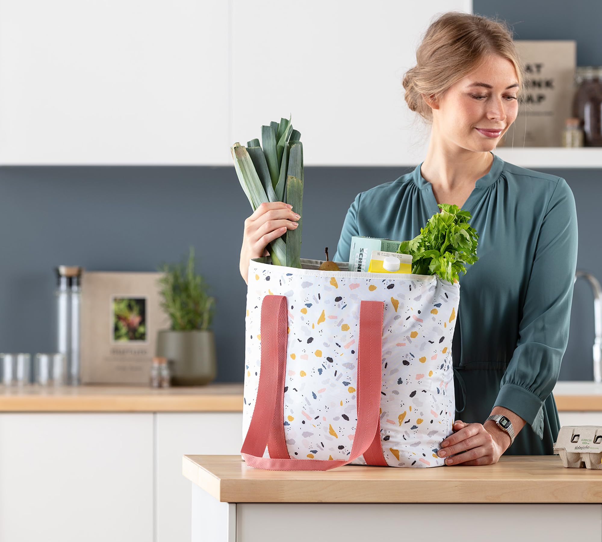 alfi-iso-shopper-17-00-l-isoliertragetasche-aus-recycelten-pet-flaschen-faltbar image 2