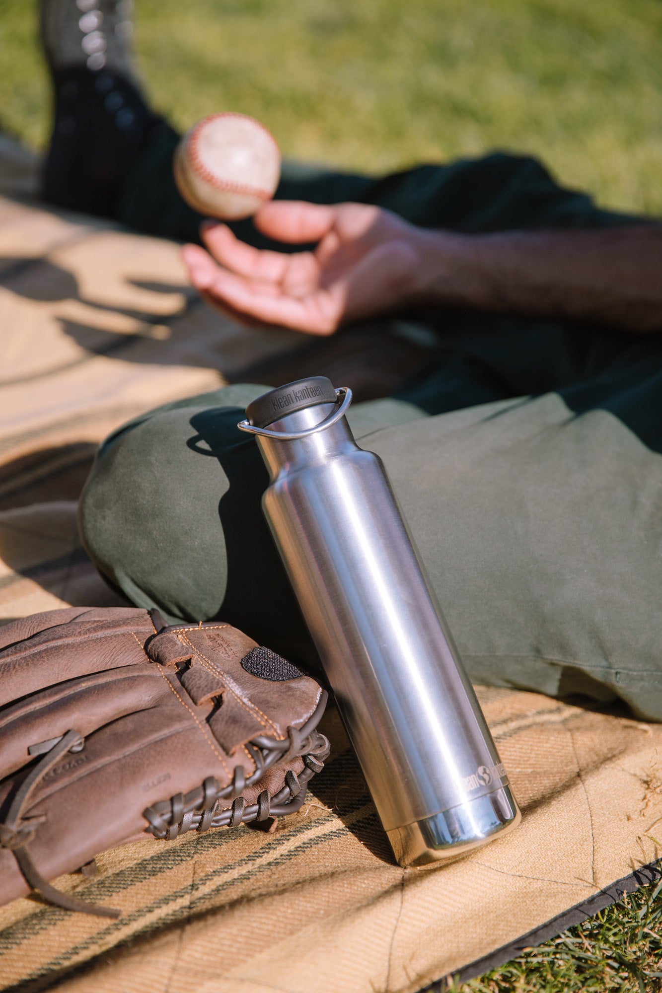 klean-kanteen-classic-592ml-isolierflasche-mit-loop-cap-nachhaltige-edelstahl-tr image 8