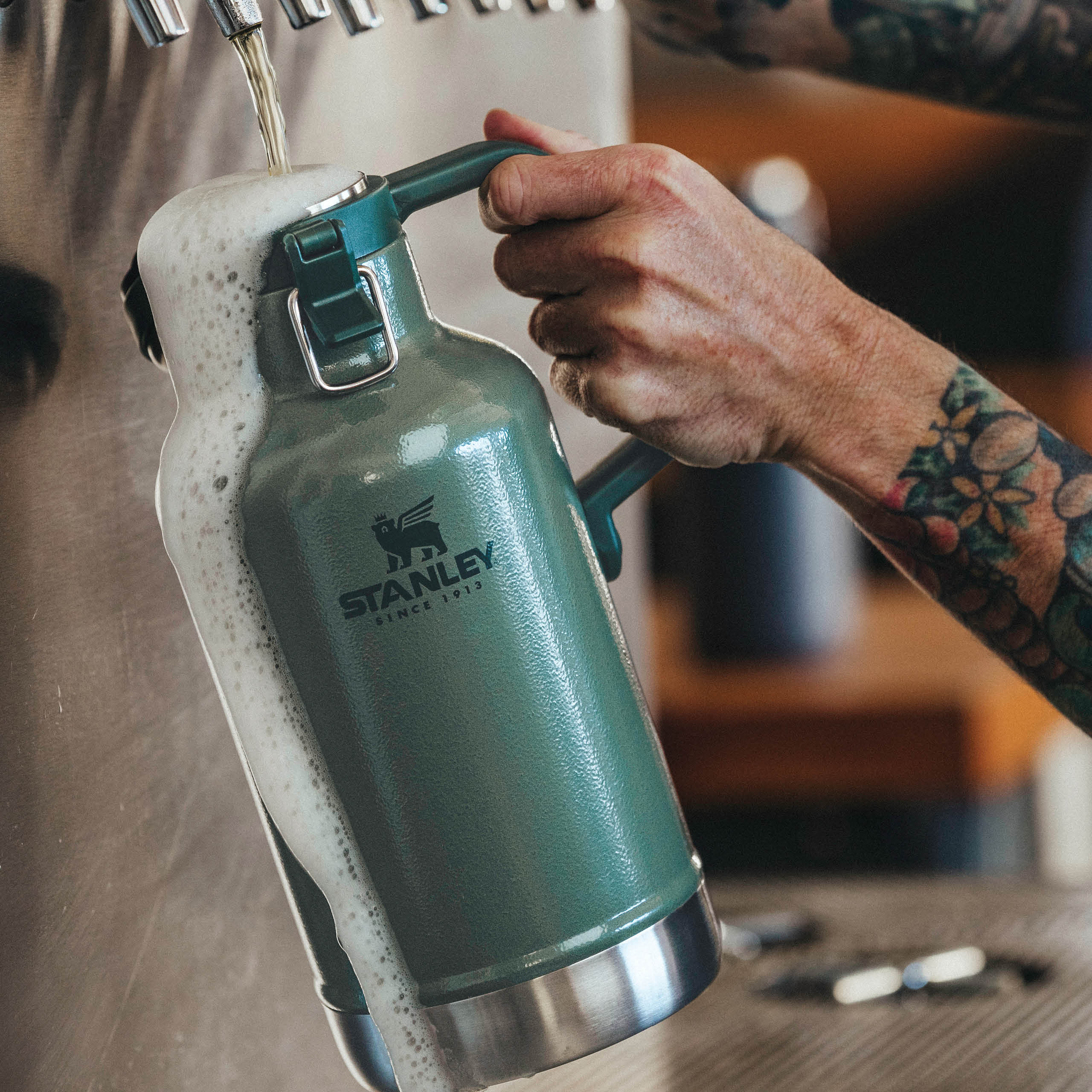 stanley-easy-pour-growler-1-9-l image 7